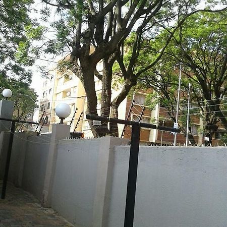 Royal Crown Guesthouse Joanesburgo Exterior foto
