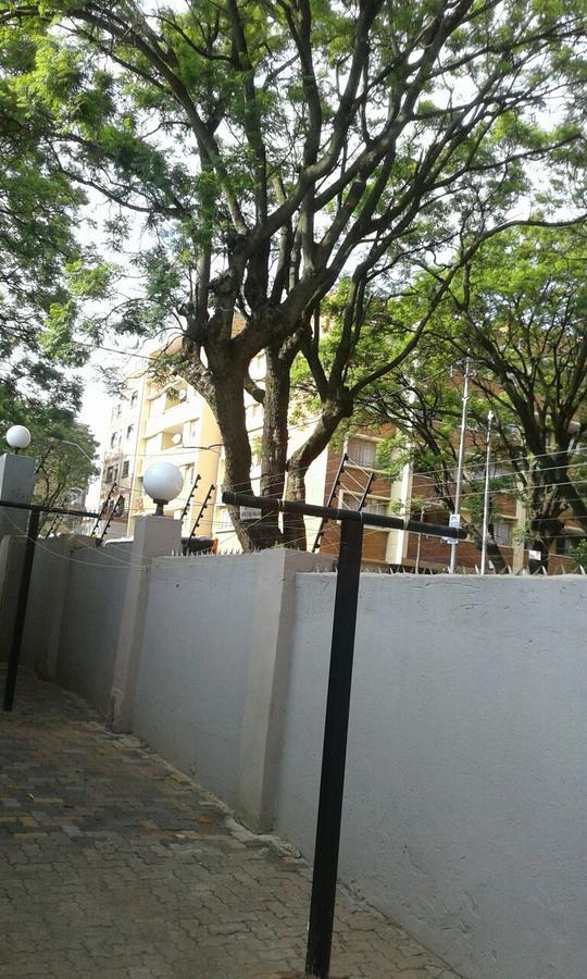 Royal Crown Guesthouse Joanesburgo Exterior foto