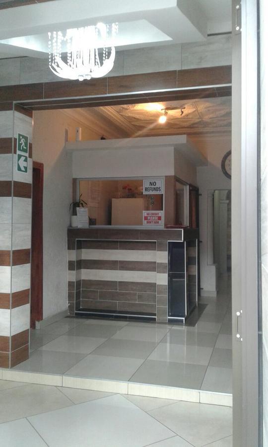 Royal Crown Guesthouse Joanesburgo Exterior foto