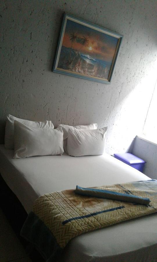 Royal Crown Guesthouse Joanesburgo Exterior foto